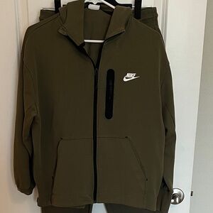 Women’s Nike Olive Green Zip Hoodie & Jogger Set